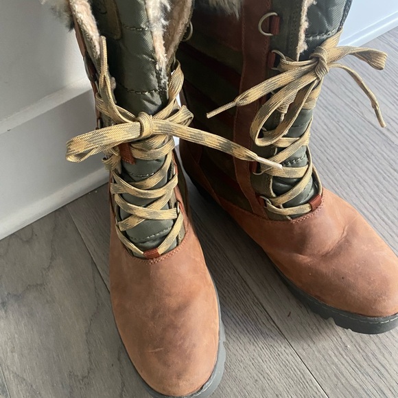 KEEN Women’s Wapato Waterproof Tall Boot - Picture 6 of 8